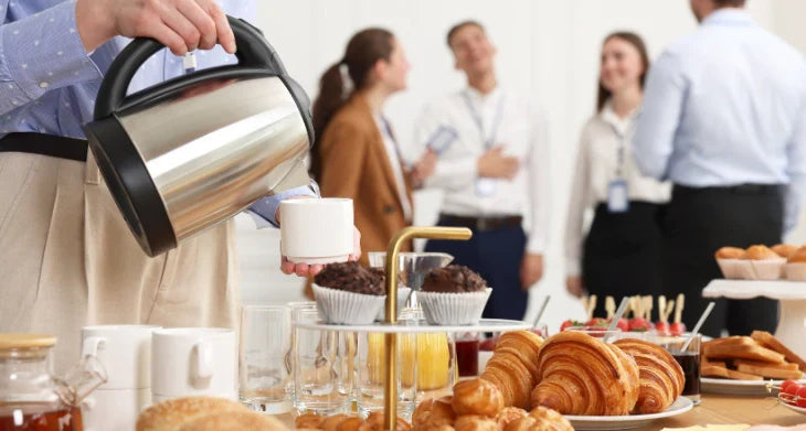 Konferenzausstattung für professionelle Meetings und Bewirtung