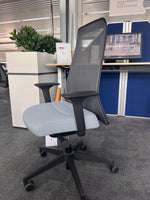 Interstuhl EVERYis1 EV217 Bürostuhl – Netzrücken – Ausstellungsstück – ergonomischer Drehstuhl – Abholung Wiesbaden - Wiepa Bürofachpartner