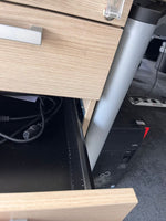 2× OKA Eckschreibtisch 180 cm – mit Kabelkanal & Rollcontainer – Ausstellungsstück – Abholung Wiesbaden - Wiepa Bürofachpartner