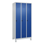 C+P Kleiderspind Classic PLUS mit Standfuß 900 x 1.950 x 500 mm (B x H x T) lichtgrau