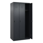C+P Kleiderspind Classic PLUS mit Sockel 900 x 1.850 x 500 mm (B x H x T) schwarzgrau – Produktbild 2
