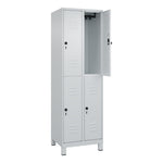 C+P Kleiderspind Classic PLUS mit Standfuß 600 x 1.950 x 500 mm (B x H x T) lichtgrau – Produktbild 3