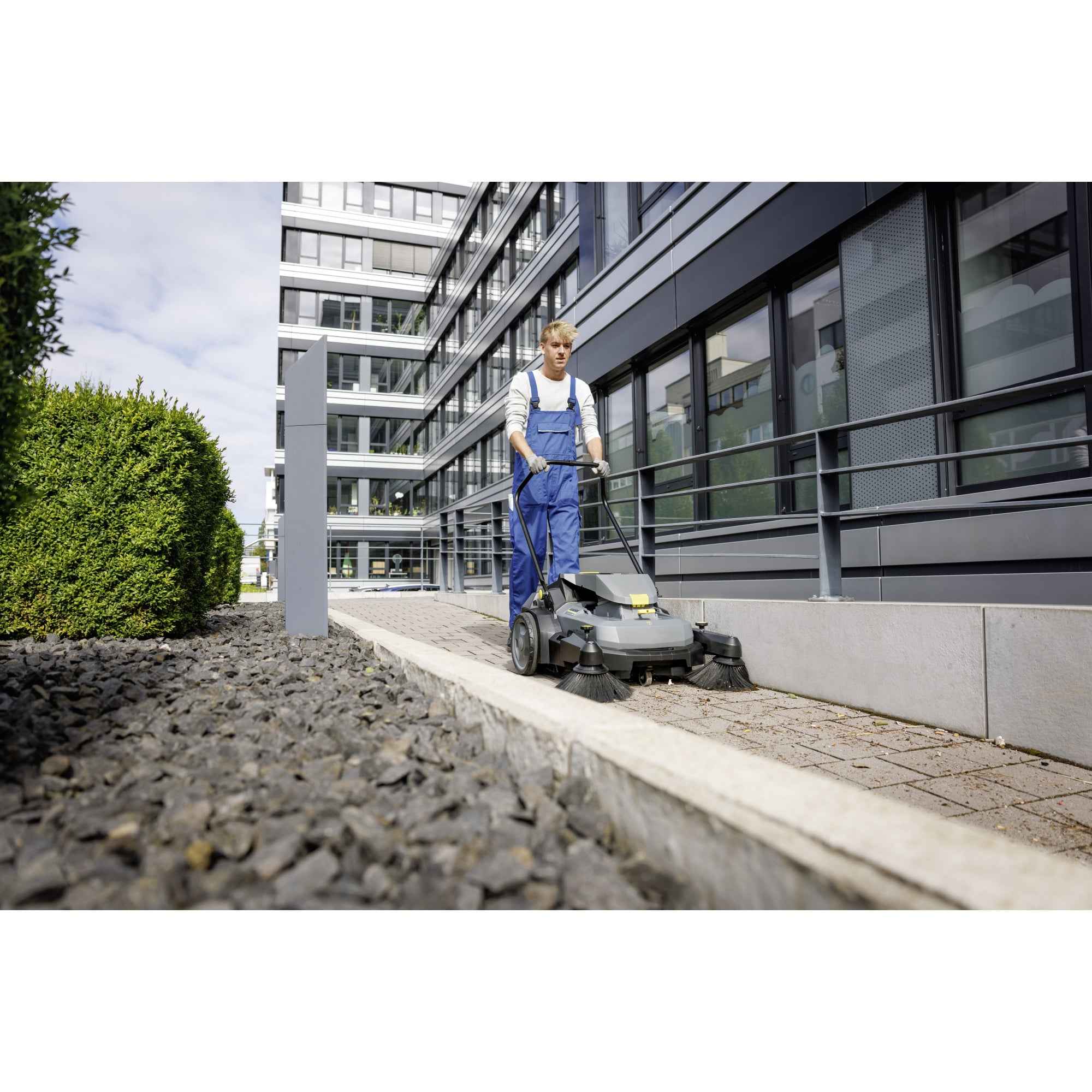 Kärcher Handkehrmaschine KM 70/30 C Bp 2SB Zubehör erforderlich