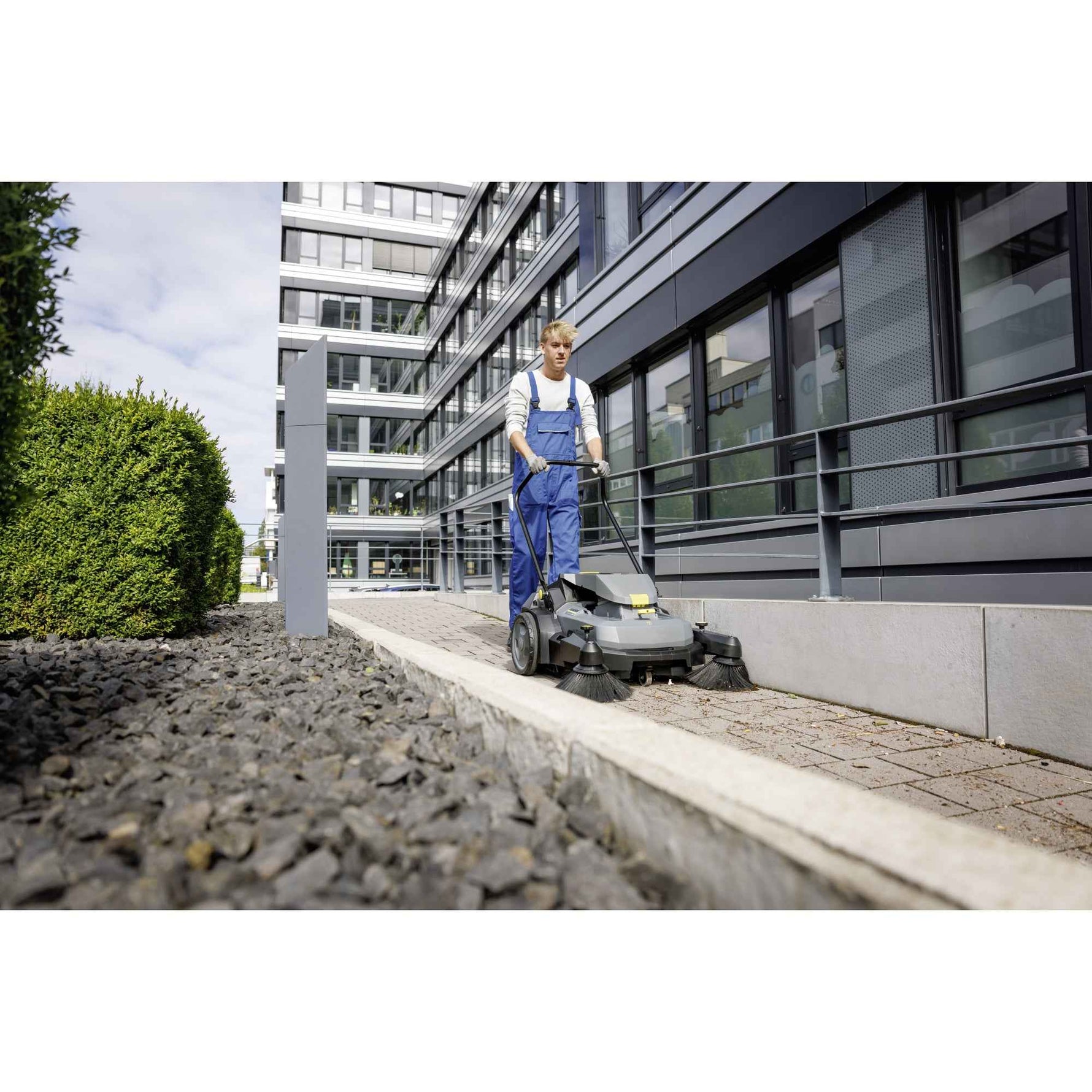Kärcher Handkehrmaschine KM 70/30 C Bp 2SB Zubehör erforderlich