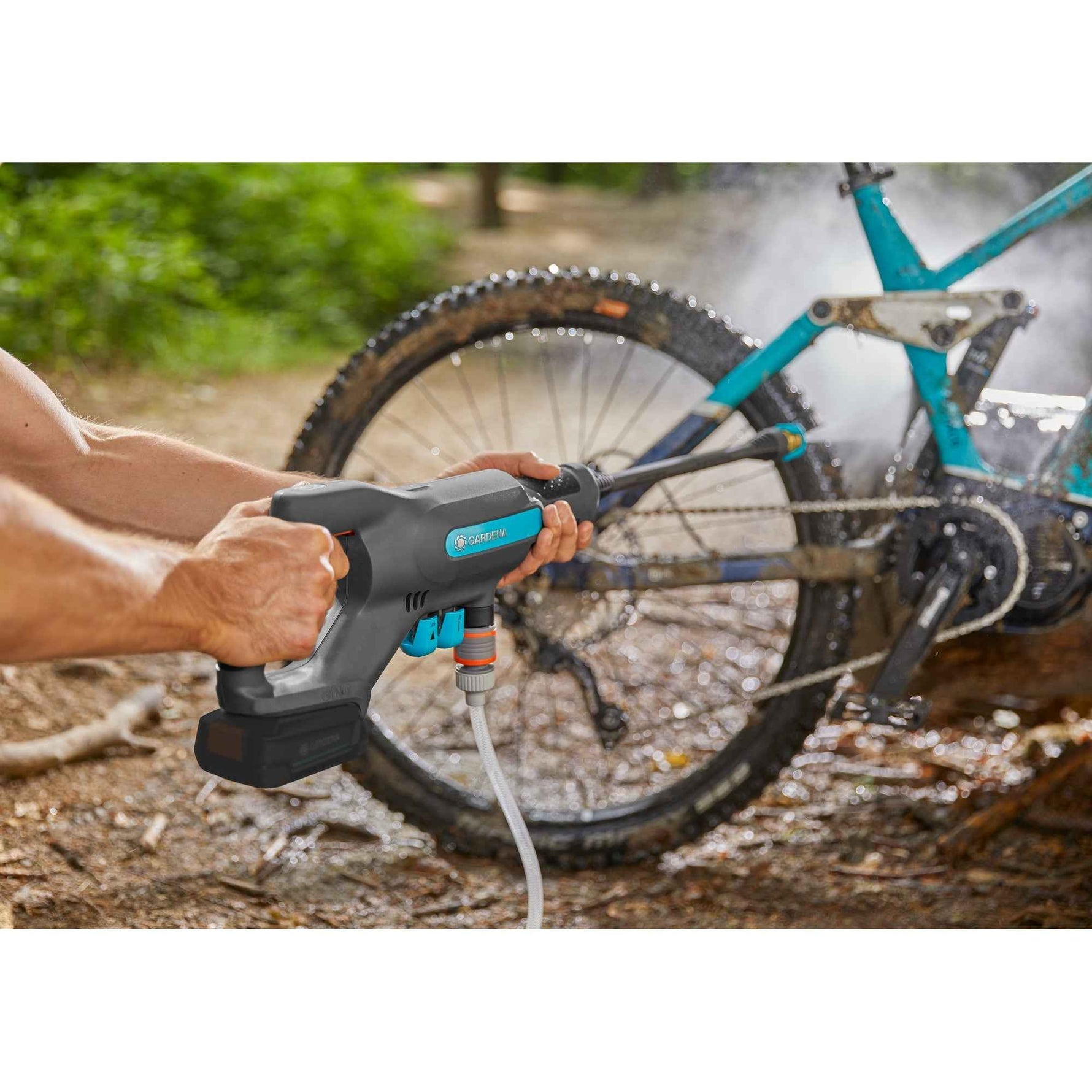 GARDENA Mitteldruckreiniger AquaClean 24/18V P4A Premium Set mit Akkupack