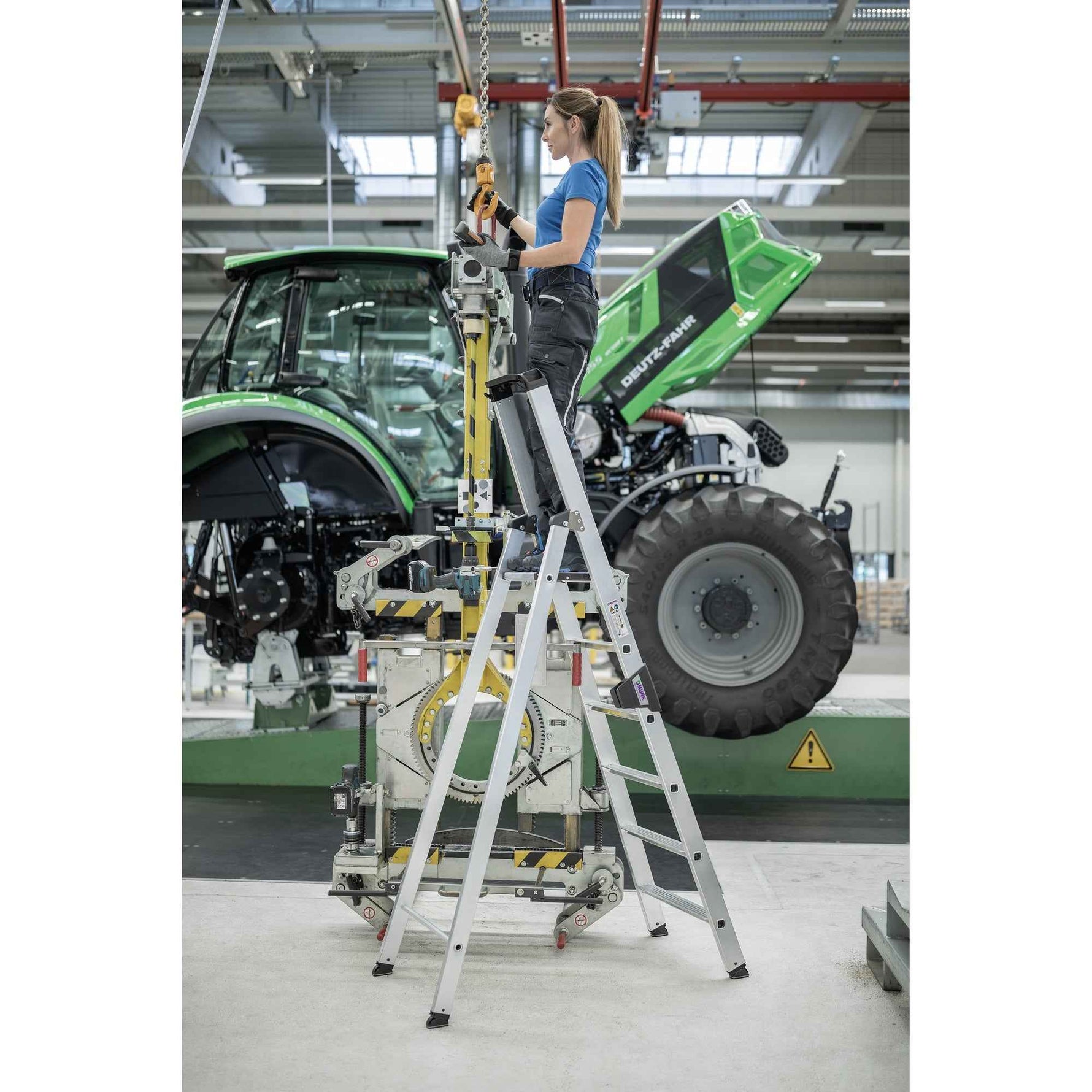 MUNK Stehleiter max. Arbeitshöhe 3,4 m