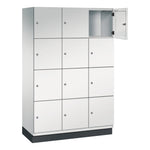 C+P Schließfachschrank Cambio mit Sockel 1.200 x 1.950 x 525 mm (B x H x T) 12 Fächer lichtgrau – Produktbild 5