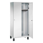 C+P Kleiderspind Cambio mit Standfuß 800 x 1.980 x 525 mm (B x H x T) 2 Abteile lichtgrau