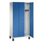 C+P Kleiderspind Cambio mit Standfuß 900 x 1.980 x 525 mm (B x H x T) 3 Abteile lichtgrau