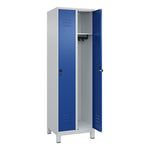 C+P Kleiderspind Classic PLUS mit Standfuß 600 x 1.950 x 500 mm (B x H x T) lichtgrau – Produktbild 2