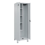 C+P Putzmittelschrank Evolo PLUS mit Standfuß – Produktbild 7
