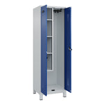 C+P Putzmittelschrank Evolo PLUS mit Standfuß – Produktbild 3