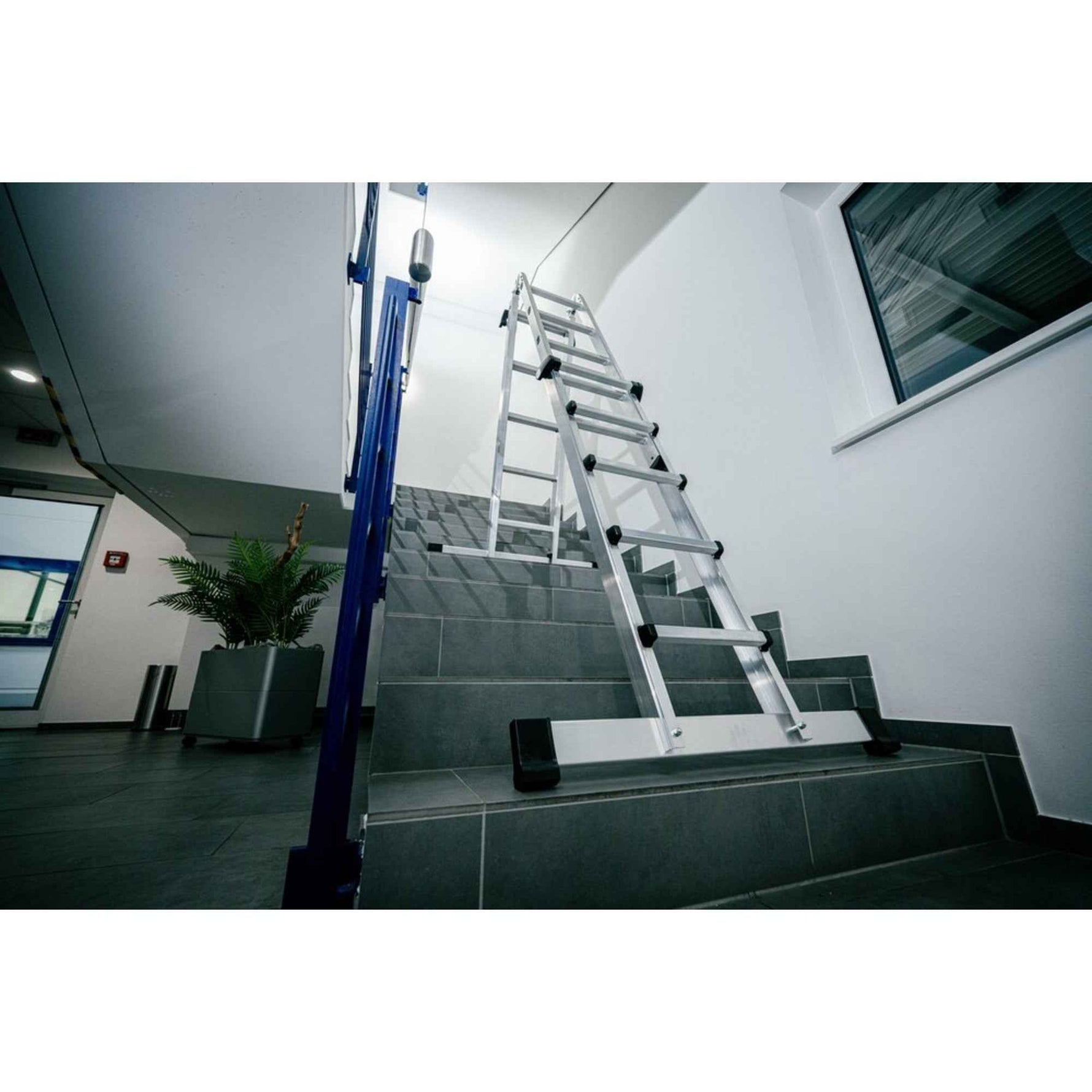 MUNK Teleskopleiter max. Arbeitshöhe 4,7 m