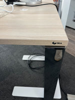 OKA DL7 Schreibtisch 180×80 cm – Cappuccino Struktur – Ausstellungsstück – Kabelkanal – Abholung Wiesbaden - Wiepa Bürofachpartner