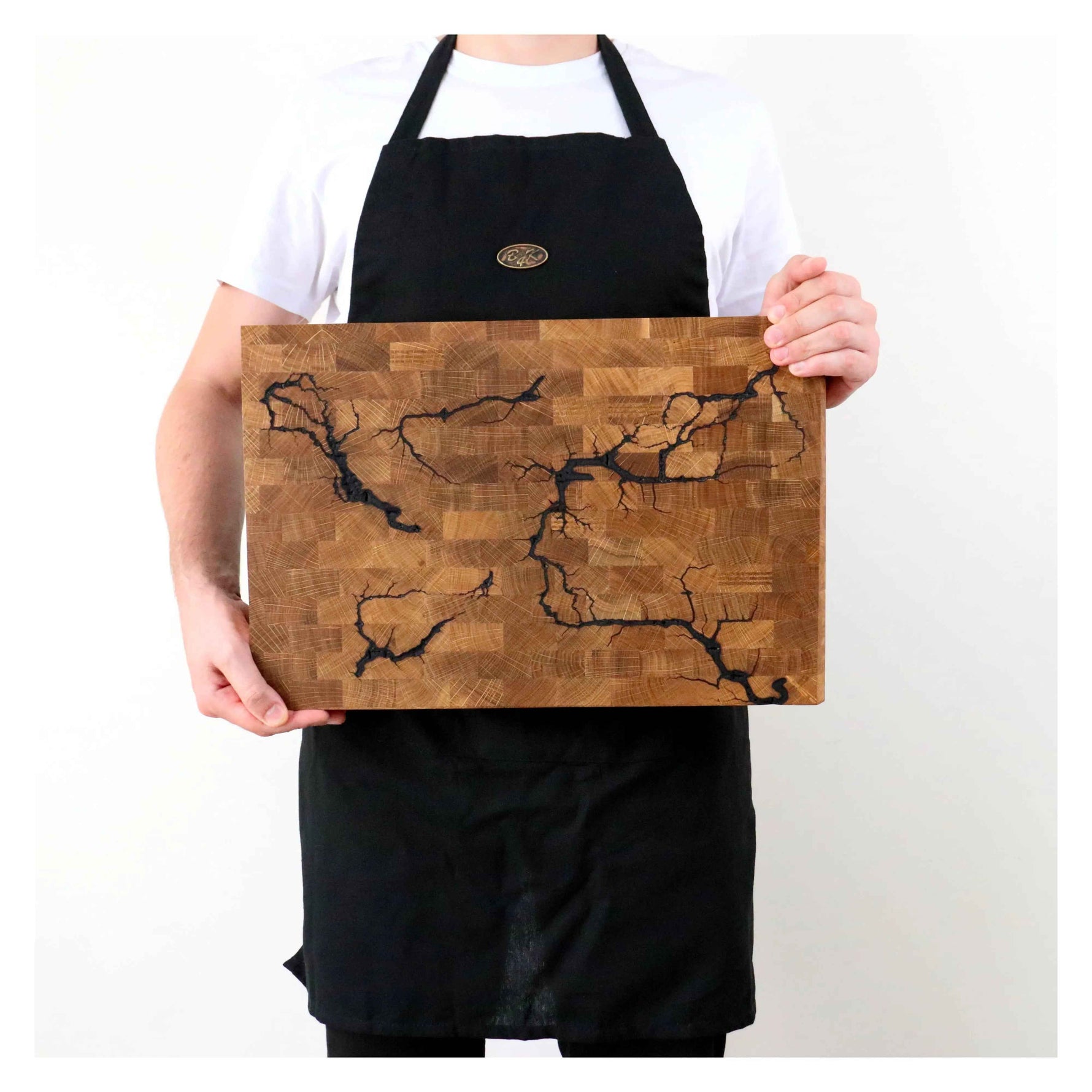 Lichtenberg Designer Stirnholzbrett Eiche 45x30x4cm – Massives Unikat-Schneidebrett