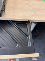2× OKA Eckschreibtisch 180 cm – mit Kabelkanal & Rollcontainer – Ausstellungsstück – Abholung Wiesbaden - Wiepa Bürofachpartner