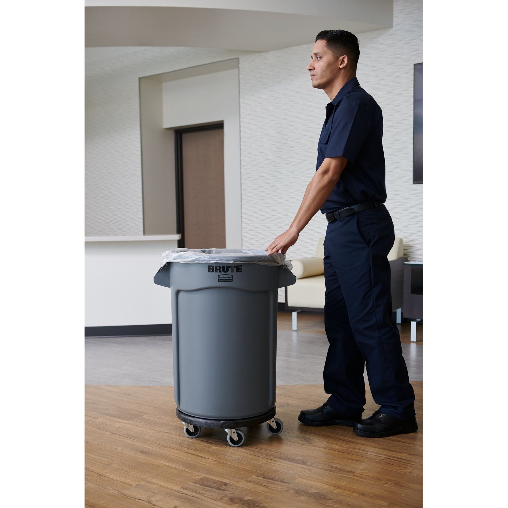 Rubbermaid Abfalleimer BRUTE® 121 l