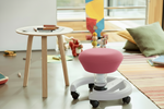 Kinderstuhl Aeris Swoppster in Weiß, ergonomischer Kinderschreibtischstuhl für kleine Große, bequemer und stabiler Sitzkomfort