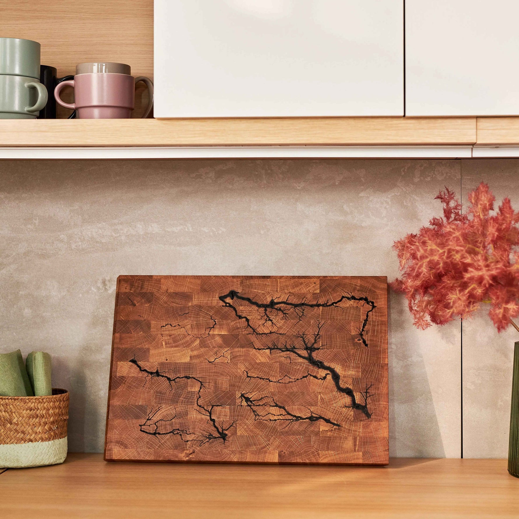 Lichtenberg Designer Stirnholzbrett Eiche 45x30x4cm – Massives Unikat-Schneidebrett