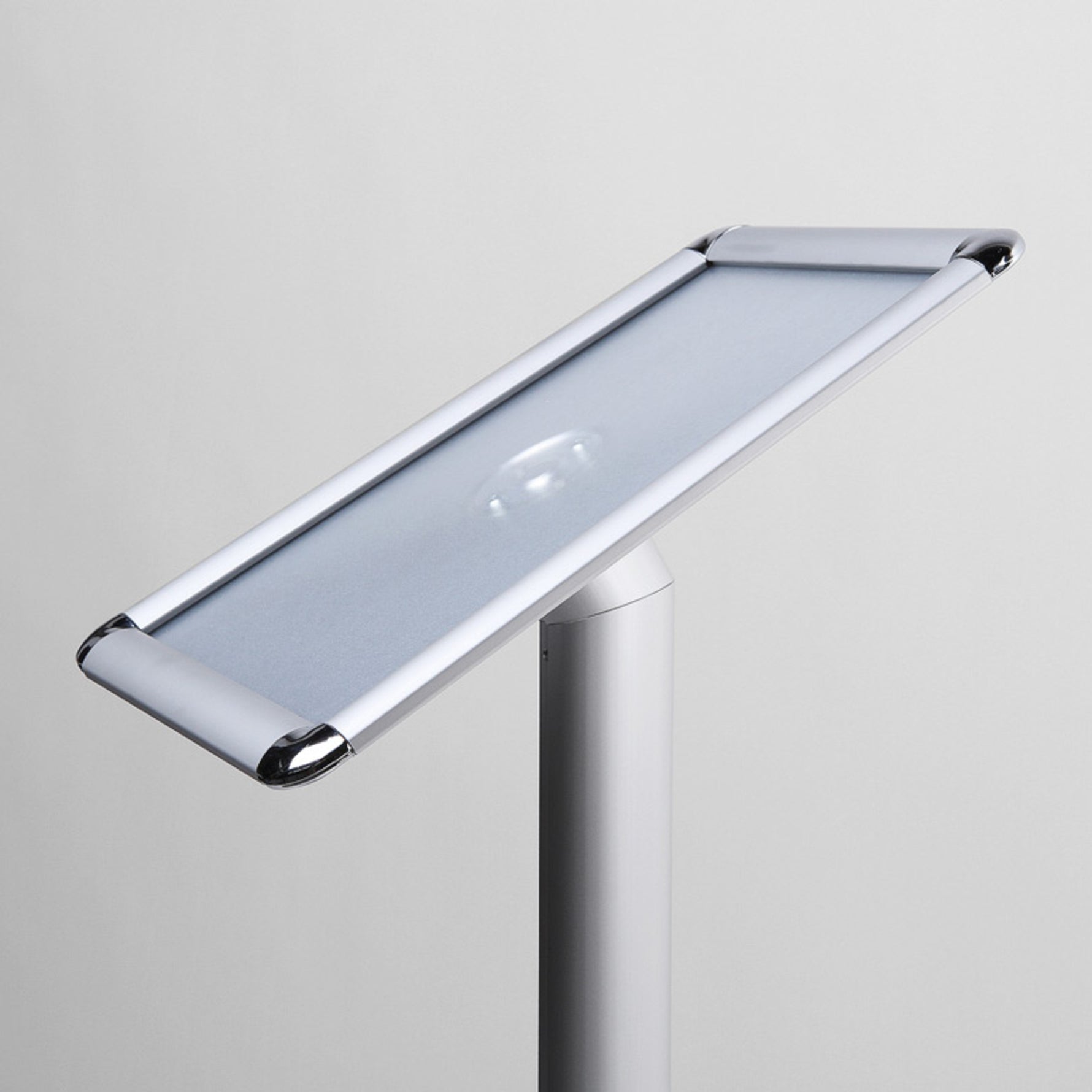 Showdown® Displays Infodisplay Design Standard DIN A4