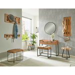 Rustikale Wandgarderobe aus Akazienmassivholz in Schwarz, HAKU, mit Haken für Schuhe und Mäntel an der Wand.