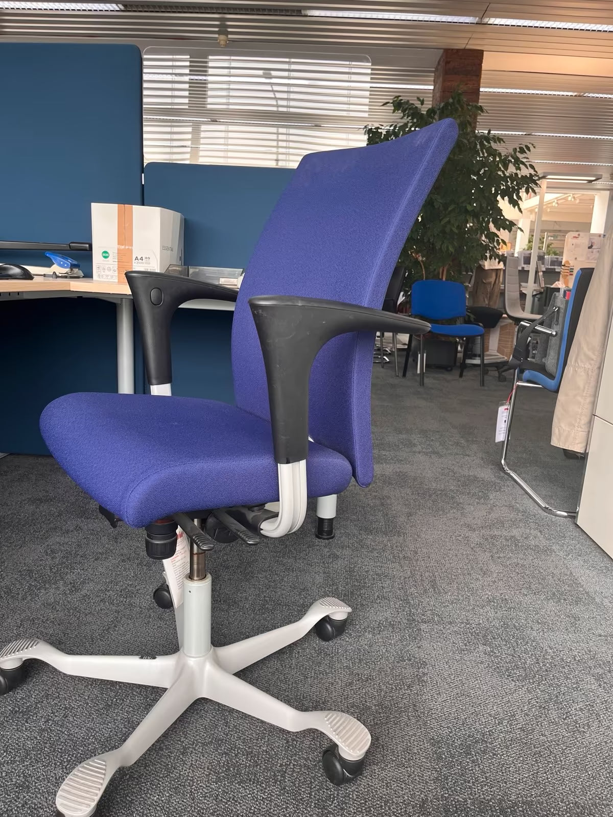 HÅG H04-4650 Ergonomischer Bürostuhl – Ausstellungsstück – Abholung Wiesbaden - Wiepa Bürofachpartner