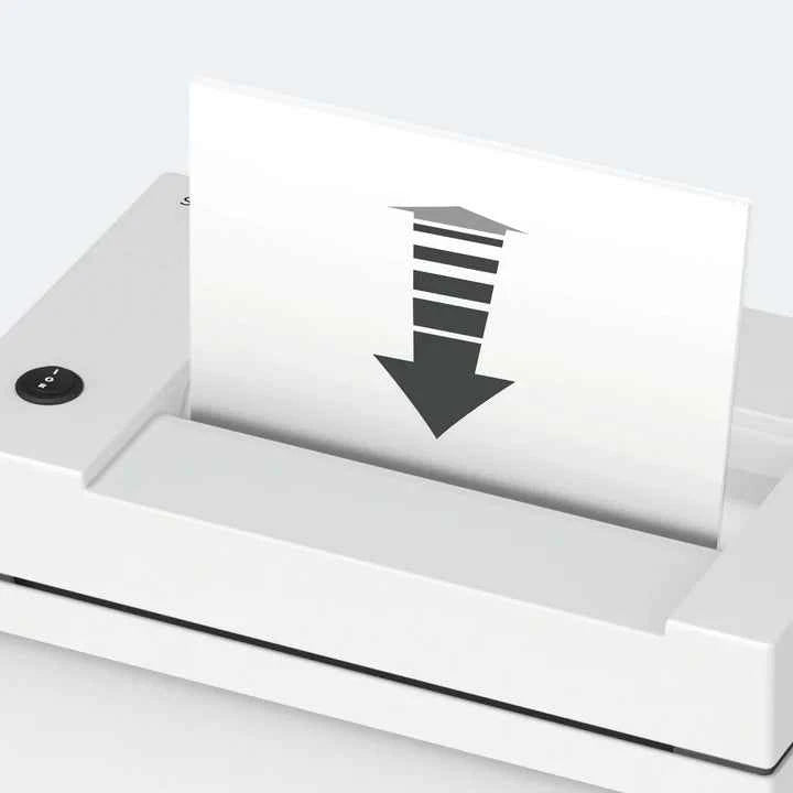 Kompakter IDEAL ShredCat 8100 CC Aktenvernichter für sicheren Datenschutz am Arbeitsplatz, mit scharfen Schneidklingen und Staubbehälter