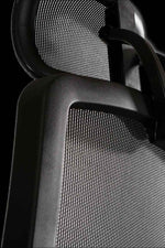 Mesh-Detail des Wiepa Bürostuhl XXL Air Comfort mit atmungsaktivem Netzstoff, ergonomisches Design und robuste Konstruktion.