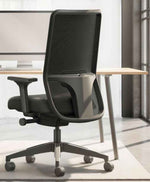 Interstuhl Wiepa Bürostuhl Classic 2.0 mit verstellbarer Lordosenstütze und ergonomischem Design, schwarzes Sitzmöbel für Büroarbeit