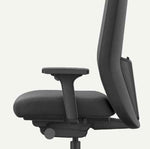 Interstuhl Wiepa Bürostuhl Classic 2.0 mit verstellbarer Lordosenstütze und ergonomischem Design, schwarzes Sitzmöbel.